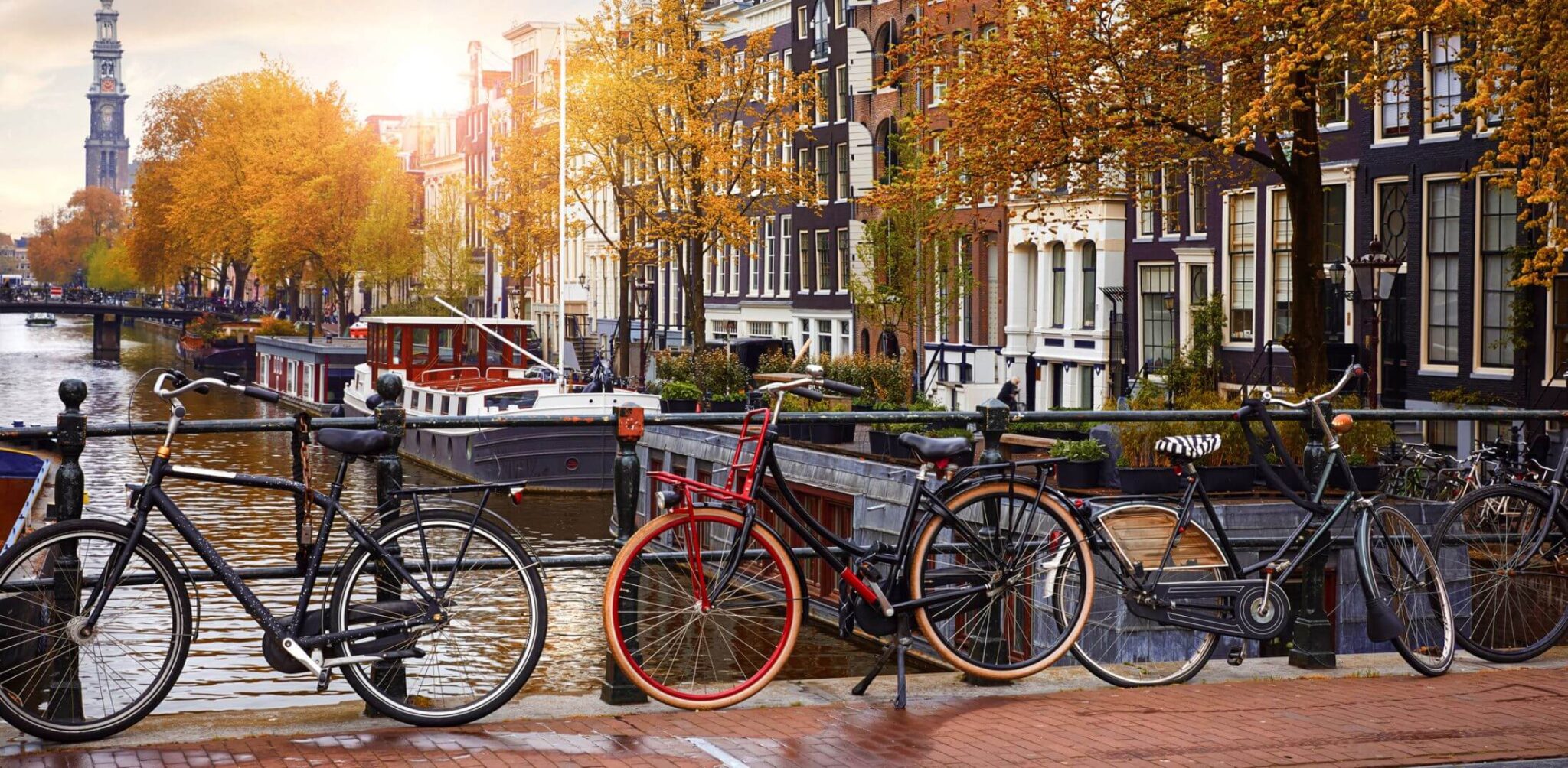 Canal / cityscape photo